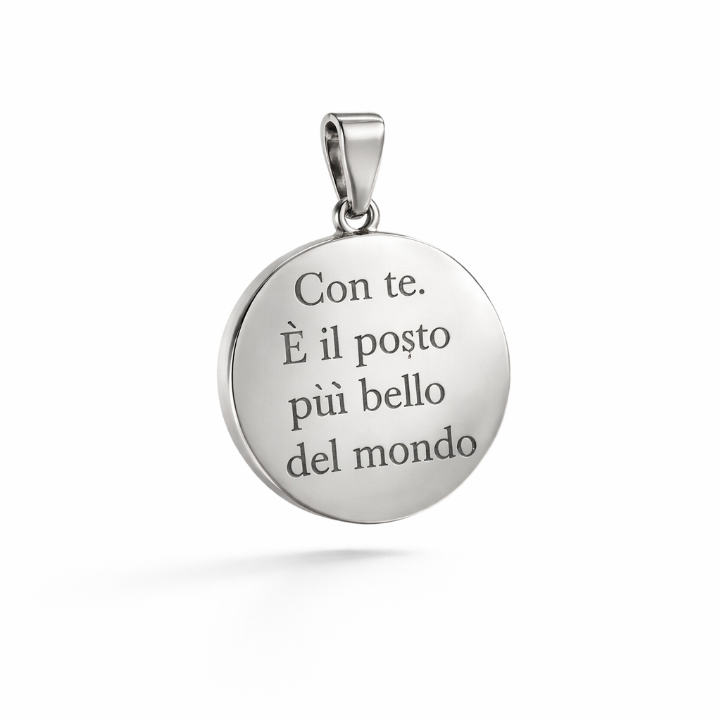 CIONDOLO INCISO "CON TE. È IL POSTO..."