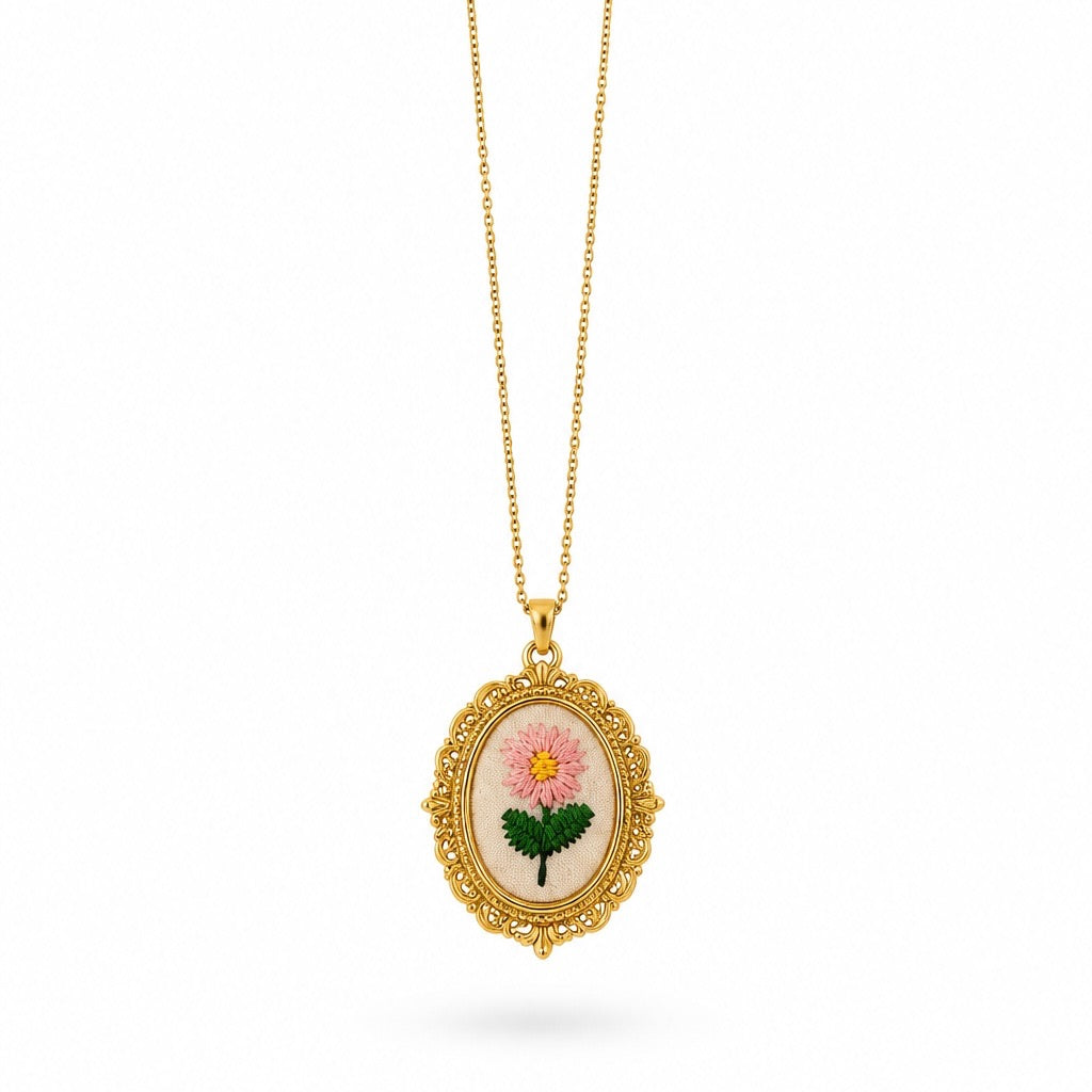 COLLANA RICAMI
